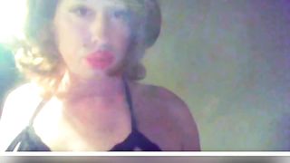 Ricchione travestito con il culo tutto aperto