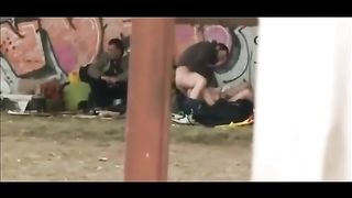 ITALIANA SCOPATA DA BARBONI