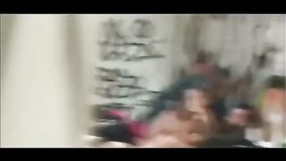 ITALIANA SCOPATA DA BARBONI