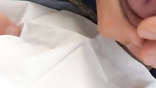 Sega nel parcheggio affollato