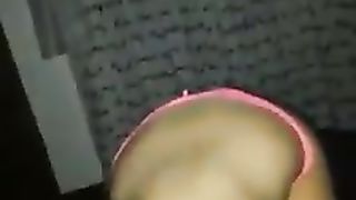 Prima mi fa un pompino e poi mi dà il culo