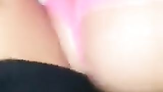 Prima mi fa un pompino e poi mi dà il culo