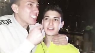 Si diverte con spogliarellista durante addio al nubilato