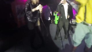 Viene palpata da tutti durante un concerto musicale