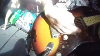 Viene palpata da tutti durante un concerto musicale