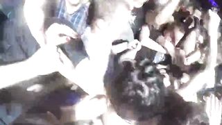 Viene palpata da tutti durante un concerto musicale