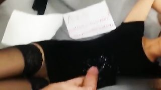 GangBang con sborrate su una zoccolona romana