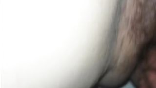 La volete la figa pelosetta di mia moglie?