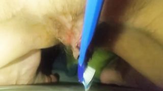 Con lo spazzolino...