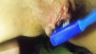 Con lo spazzolino...