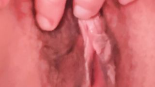 Mi tocco mentre piscio...