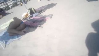 Bel culo in spiaggia