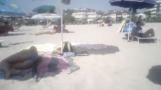 Bel culo in spiaggia