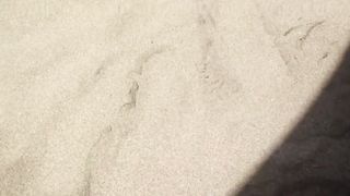 Milfona romana in spiaggia ad Ostia 1