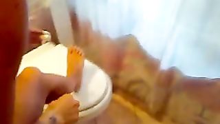 La troia si spalma la crema...