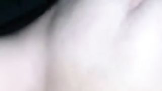 Sandra inculata in piedi