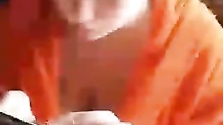 La tettona in accappatoio