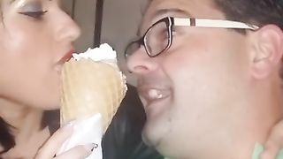 Serena Rinaldi e il gelato da leccare