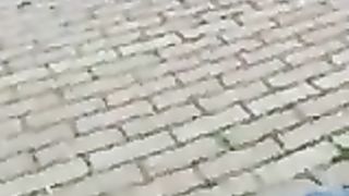 Col cazzo di fuori davanti ad una studentessa