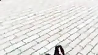 Col cazzo di fuori davanti ad una studentessa