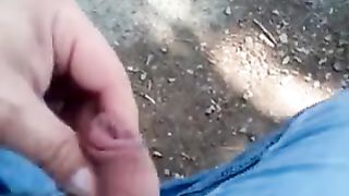 Sborro al parco davanti ad una studentessa