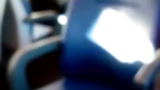 Lo mostro ad una ragazzina sul treno