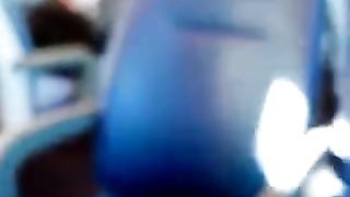 Lo mostro ad una ragazzina sul treno