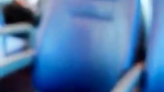 Lo mostro ad una ragazzina sul treno