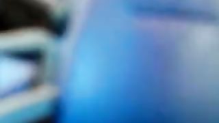 Lo mostro ad una ragazzina sul treno