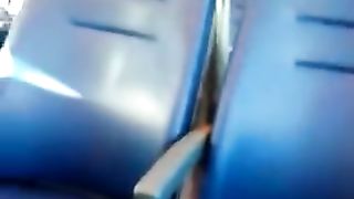Lo mostro ad una ragazzina sul treno