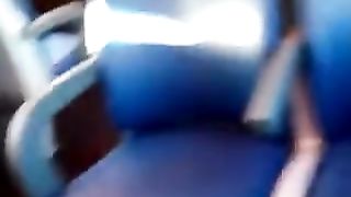 Lo mostro ad una ragazzina sul treno