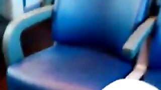 Lo mostro ad una ragazzina sul treno