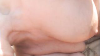 CLARA spompina suo marito in spiaggia