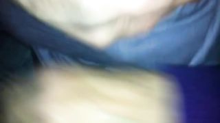 Mia cognata lo tira fuori e me lo succhia