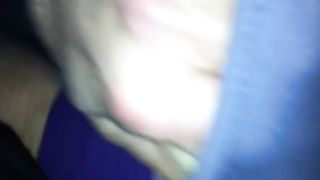 Mia cognata lo tira fuori e me lo succhia