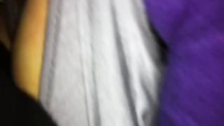 Mia cognata lo tira fuori e me lo succhia