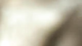 Le sfondo la fica con la mano mentre mi sego