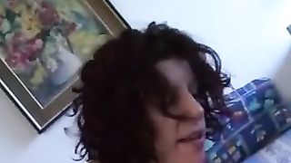 Cornuto contento foggiano fa scopare la moglie a due milanesi, mentre lui si sega