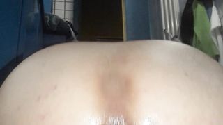 Mi scopo il culo con un dildo