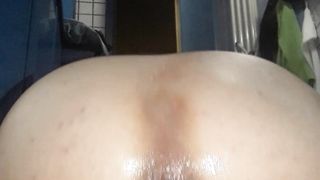 Mi scopo il culo con un dildo