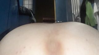 Mi scopo il culo con un dildo