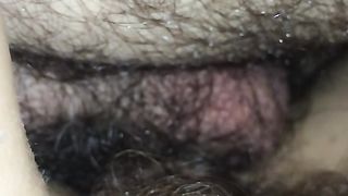 Scopatina con pube in vista