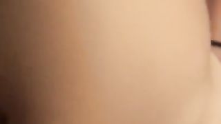 Tettona cavalca cazzo