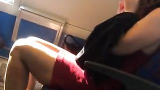 MILF in rosso sul treno