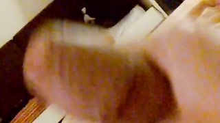 Mi masturbo e sborro