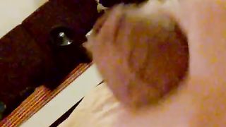 Mi masturbo e sborro