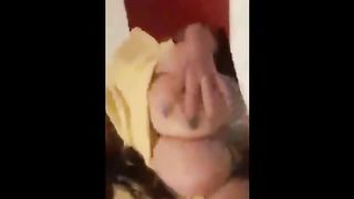 18enne tira fuori le tettone su Periscope