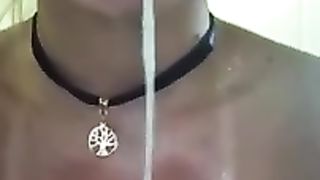 Anteprima del video: Sbavata di sborra dopo il pompino