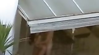 Coppia beccata a trombare in terrazzo dal vicino