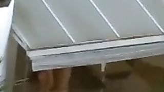 Coppia beccata a trombare in terrazzo dal vicino